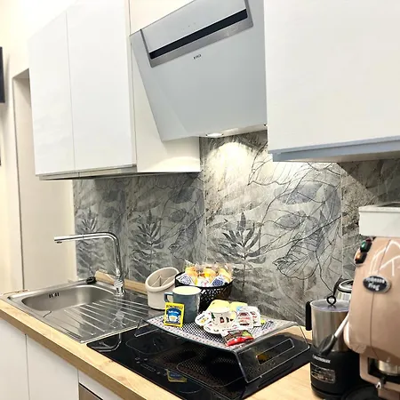 Arenaccia House Center Welcome Wine