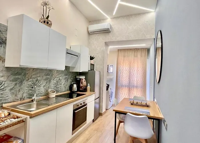 Arenaccia House Center Welcome Wine